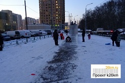 В Московском обустроят горку из 100 ледяных блоков