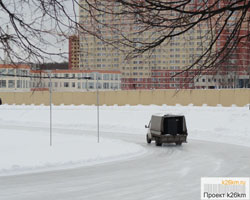 Снежные горки и каток в городе Московский