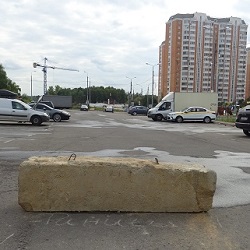 Часть парковки на улице Георгиевская огорожена