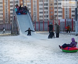 Ледяные горки обустроили в Московском