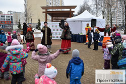 В Московском прошли рождественские уличные анимации