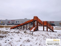В Московском устанавливают ледяные горки