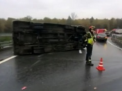На Киевском шоссе произошло ДТП с микроавтобусом