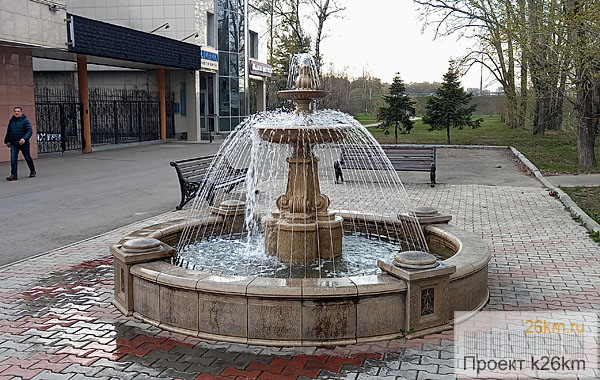 В Московском начинается сезон фонтанов